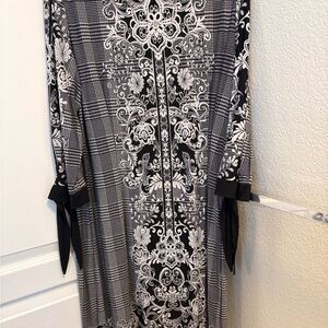 Studio One Black and White Floral Long Sleeve Dress